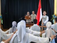 Bupati Barru Andi Ina Kartika Sari melantik Pengurus Forum Anak Colliq Pujie dan membuka Grand Final Duta Anak Kabupaten Barru Tahun 2026 di MPP Barru.