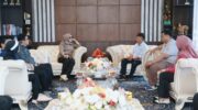 Bupati Barru Andi Ina Kartika Sari menerima jajaran Joyland Wahana Keluarga membahas rencana pembangunan wahana air portable di pusat Kota Barru.