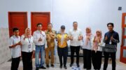 Bupati Barru Andi Ina Kartika Sari bersama Wakil Bupati dan jajaran terkait memantau langsung proses penghitungan suara Pilkades Serentak 2026 di Sekretariat Panitia Pilkades Kabupaten Barru.