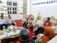 Bupati Barru Andi Ina Kartika Sari bersama jajaran Politeknik STIA LAN Makassar