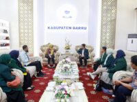 Bupati Barru Andi Ina Kartika Sari menerima audiensi pengurus IDI Kabupaten Barru terkait pelaksanaan Senam Lansia Tai Chi dalam rangka Hari Bakti Dokter Indonesia ke-118 di Rumah Jabatan Bupati Barru.