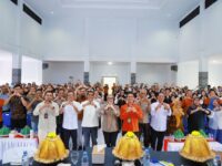 Bupati Barru Andi Ina Kartika Sari mencanangkan Sensus Ekonomi 2026 di Aula Bapperida Barru dan mengajak masyarakat mendukung pendataan ekonomi untuk pembangunan daerah yang lebih tepat sasaran.