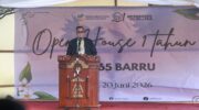 Wakil Bupati Barru Abustan Andi Bintang menghadiri Open House SRT 65 Kabupaten Barru di Desa Harapan, Tanete Riaja, memberikan sambutan tentang pentingnya pendidikan dalam memutus rantai kemiskinan.