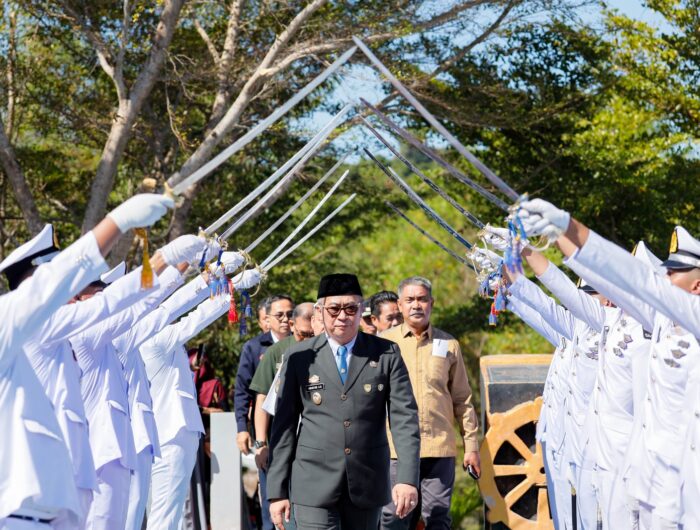 Wakil Bupati Barru Abustan A. Bintang menghadiri pelantikan dan pelepasan 46 Taruna-Taruni Bintara Pelayaran Niaga Angkatan IX SMK Pelayaran Lintas Nusantara Barru Tahun 2026.