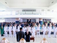 Bupati Barru Andi Ina Kartika Sari bersama Wakil Bupati Abustan A. Bintang melantik dan mengambil sumpah jabatan 11 kepala desa terpilih hasil Pilkades Serentak Kabupaten Barru Tahun 2026 di Mal Pelayanan Publik Kantor Bupati Barru.