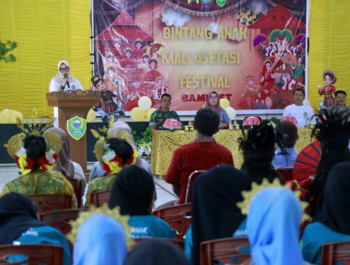 Bupati Barru Andi Ina Kartika Sari membuka Festival Bintang Anak Mallusetasi di Gedung PKG Mallawa, Kecamatan Mallusetasi, yang diikuti perwakilan Forum Anak dari seluruh desa dan kelurahan sebagai ajang pengembangan bakat, kreativitas, dan karakter generasi muda.