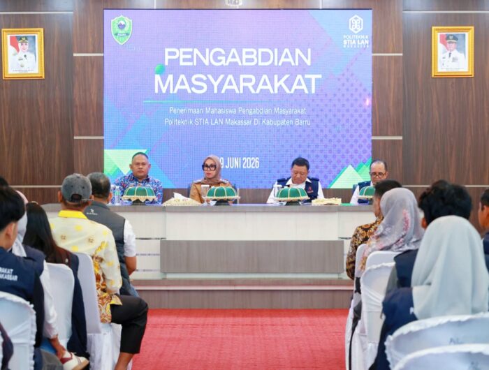 Bupati Barru Andi Ina Kartika Sari menerima mahasiswa Pengabdian Masyarakat Politeknik STIA LAN Makassar di Kabupaten Barru sebagai bentuk penguatan kolaborasi antara pemerintah daerah dan perguruan tinggi dalam mendukung pembangunan berbasis inovasi.