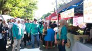 Puluhan stan UMKM dipadati pengunjung pada peringatan Hari Koperasi Nasional ke-79 di kawasan Alun-Alun Colliq Pujie, Kabupaten Barru, menampilkan beragam produk kuliner dan kerajinan lokal.