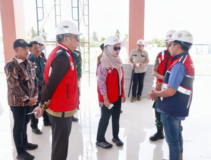 Bupati Barru Andi Ina Kartika Sari bersama Wakil Bupati Abustan A. Bintang meninjau fasilitas Sekolah Rakyat Terpadu 65 Barru di Kelurahan Lawallu, Kecamatan Soppeng Riaja, menjelang peresmian pada 31 Juli 2026.