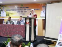 Bupati Barru Andi Ina Kartika Sari membuka Bimbingan Teknis Penyusunan RPJMDes Tahun 2026–2034 yang diikuti 11 kepala desa di Hotel Swiss-Belinn Panakkukang, Makassar.