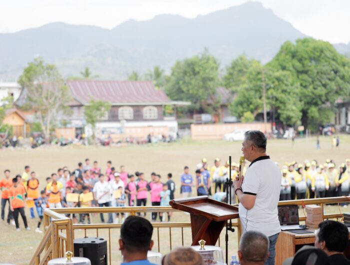 Wakil Bupati Barru Abustan A. Bintang membuka Kick Off peringatan HUT Kemerdekaan RI ke-81 tingkat Kecamatan Tanete Riaja di Lapangan Labandu Ralla, Kabupaten Barru.