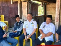 Wakil Bupati Barru Abustan Andi Bintang menyampaikan belasungkawa di rumah duka warga Dusun Barang Desa Tompo