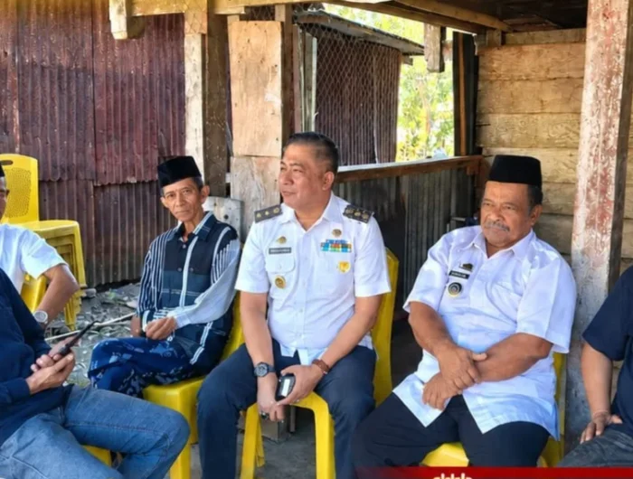 Wakil Bupati Barru Abustan Andi Bintang menyampaikan belasungkawa di rumah duka warga Dusun Barang Desa Tompo