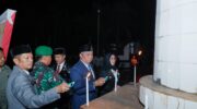 Bupati Barru Andi Ina Kartika Sari dan Wakil Bupati Abustan A. Bintang mengikuti Apel Kehormatan dan Renungan Suci di TMP Sumpang Binangae.