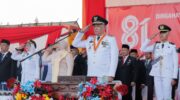 Wakil Bupati Barru Dr. Ir. Abustan A. Bintang, M.Si. selaku Inspektur Upacara Penurunan Bendera HUT ke-81 RI di Barru