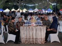 Bupati Barru Andi Ina Kartika Sari bersama Wakil Bupati Abustan A. Bintang menghadiri penutupan Semarak Merdeka dan Gebyar UMKM di Alun-Alun Colliq Pujie.