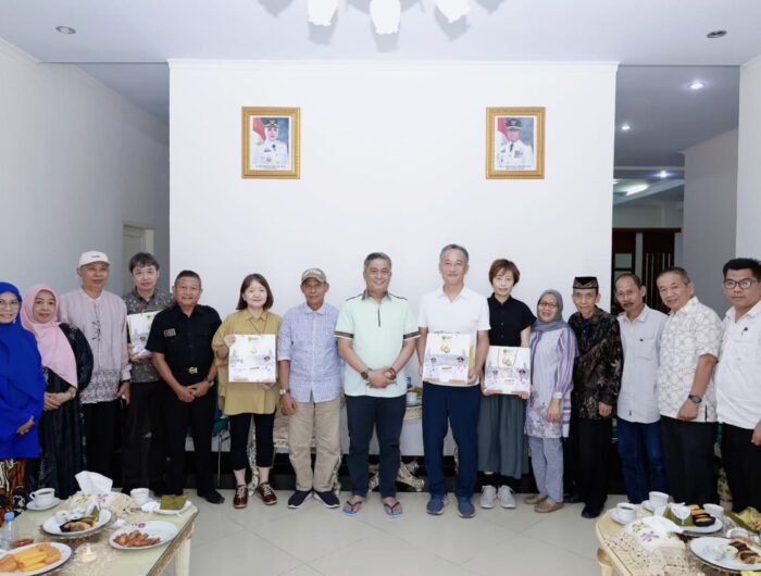 Wakil Bupati Barru Abustan A. Bintang menerima kunjungan alumni JICA di Rumah Jabatan Wakil Bupati Barru