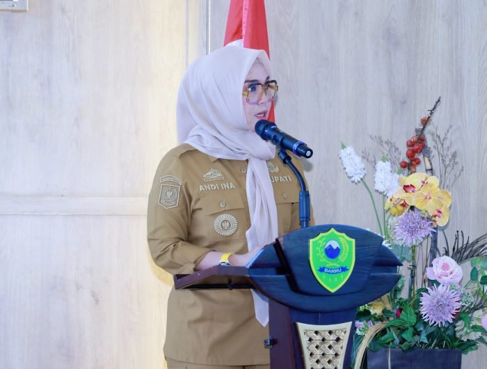 Bupati Barru Andi Ina Kartika Sari menghadiri Peringatan Maulid Nabi Muhammad SAW di Masjid Al-Jawahir Mangempang.