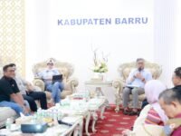 Bupati Barru Andi Ina Kartika Sari memimpin rapat Forkopimda membahas persoalan masyarakat