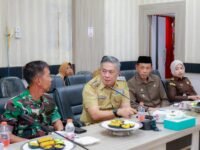 Wabup Barru Abustan mengikuti rapat monev pengawasan BBM bersubsidi secara daring