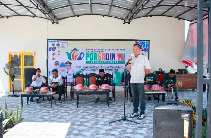 Sekda Barru Andi Syarifuddin membuka PORSADIN VII di halaman Kantor Kementerian Agama Kabupaten Barru.
