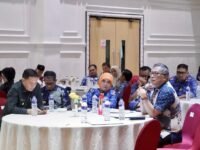 Wakil Bupati Barru Abustan A. Bintang bersama Kepala Dinas Kesehatan Barru menghadiri rapat koordinasi pencegahan dan penanggulangan HIV-AIDS Sulawesi Selatan di Makassar.
