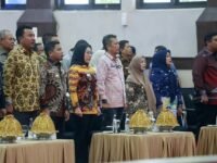 Sekda Barru Andi Syarifuddin menghadiri Rapat Koordinasi Pertumbuhan Ekonomi Wilayah se-Sulawesi di Kantor Gubernur Sulawesi Selatan, Makassar.