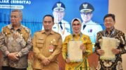 Bupati Barru Andi Ina Kartika Sari menghadiri penandatanganan kerja sama replikasi Sistem Peta Pajak dan Pertanahan Tangerang Selatan di Balai Kota Tangerang Selatan.