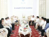 Bupati Barru Andi Ina Kartika Sari menerima audiensi panitia Kemah Bakti Lingkungan Hidup Sulawesi Selatan 2026 di Rumah Jabatan Bupati Barru.