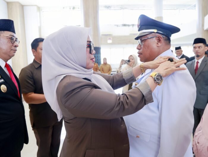 Bupati Barru Andi Ina Kartika Sari melantik pejabat pengawas dan pejabat fungsional di MPP Barru