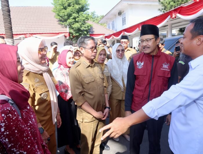 Bupati Barru Andi Ina Kartika Sari menghadiri pertemuan Menteri Sosial membahas program Sekolah Rakyat di Makassar